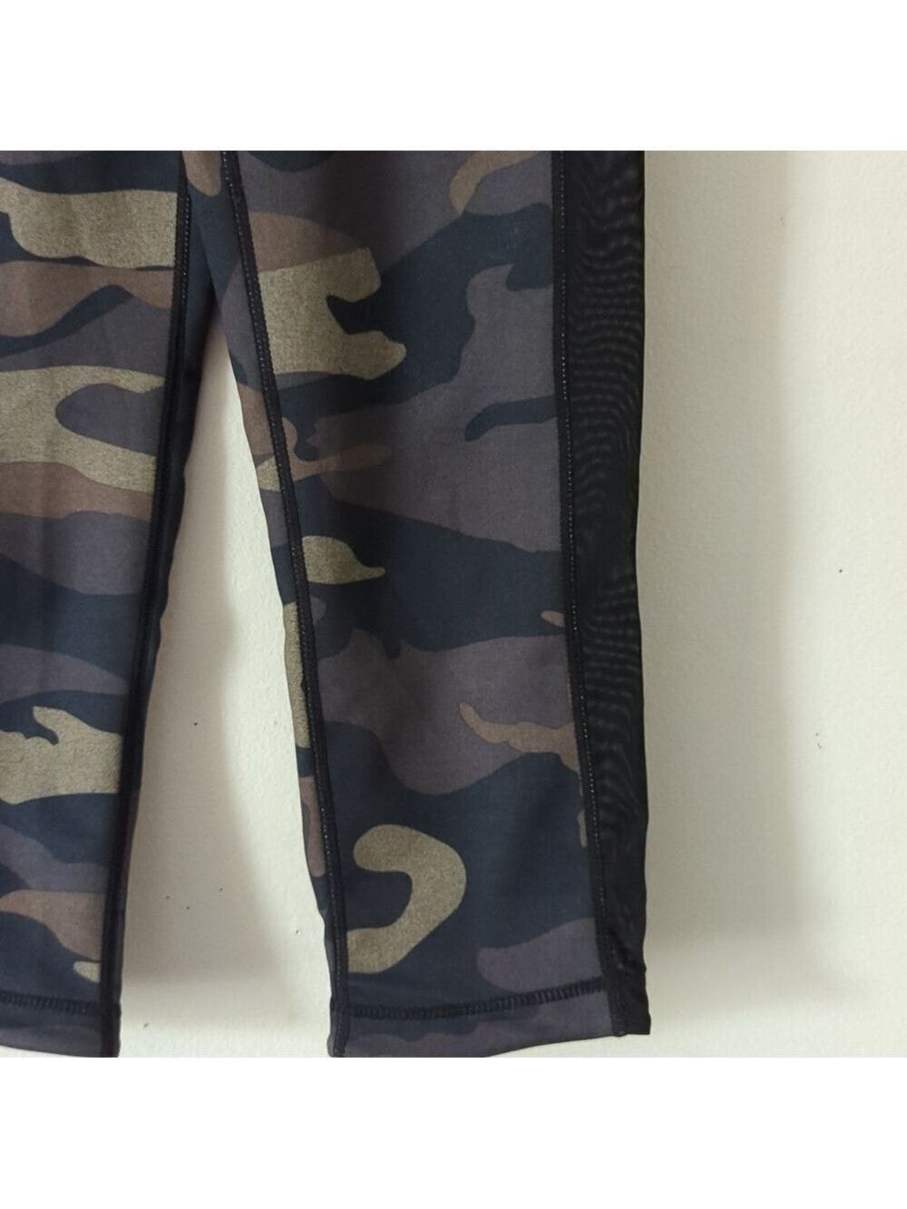 C’EST MOI 2 IN 1 LEGGINGS CAMO CONVERTS TO HEATHER BLACK - Picture 4 of 11